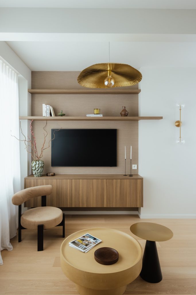 Photo coin TV dans le salon.